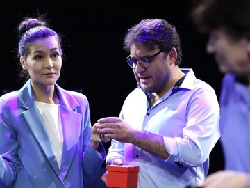 Внутри меня цунами