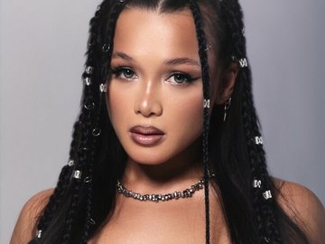 Mari M