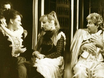 Трансляция спектакля «Дурочка» по пьесе Лопе де Вега.