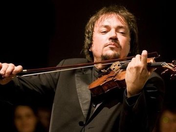 Онлайн-трансляция концерта Сергея Крылова (скрипка)
